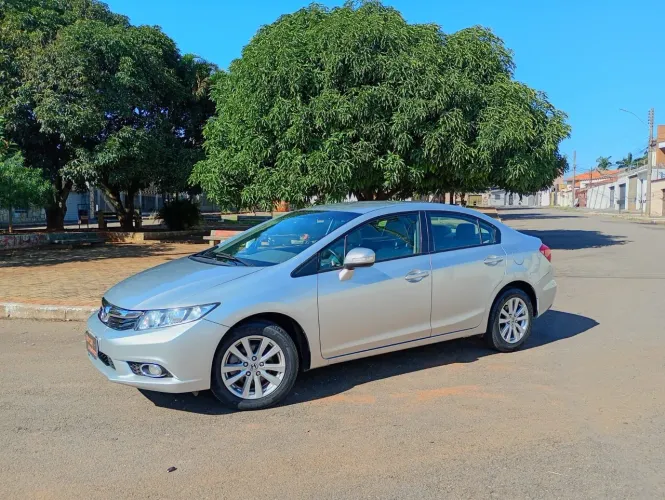 Honda Civic Sedan LXR 2.0 Flexone 16V Aut. 4P 2014