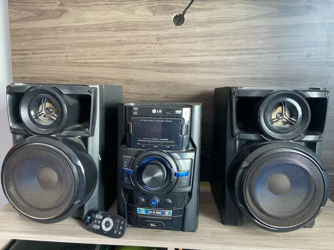 Vendo aparelho de son LG. ótimo custo e benefício. Muito convervado caixa de son potente.