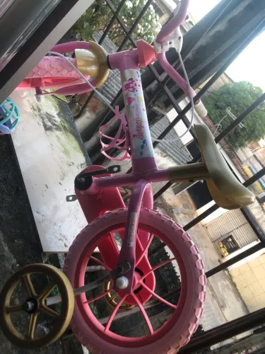 Bicicleta intátil semi nova 