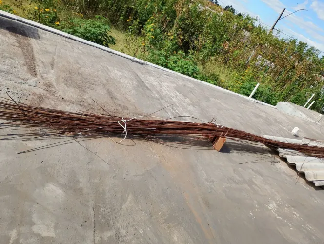 Venda de barras de ferro de 8mm e 10mm