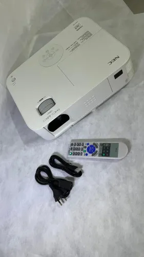 Projetor NEC M323W - Widescreen  Alta Confiabilidade Profissional