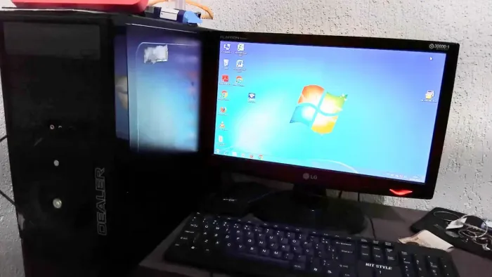 Computador e monitor completo