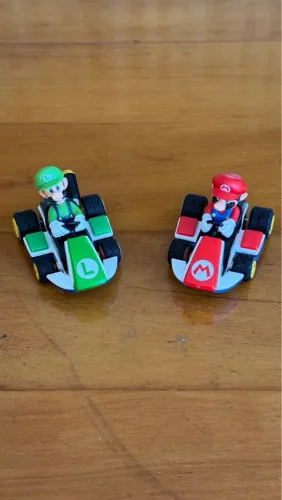 Carrinhos Mario Kart fricçao Pull back Mario e Luigi