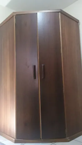 Jogo de quarto com tríliche e closet madeira maciça 