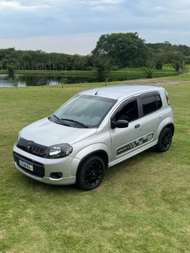 Fiat Uno Sporting 1.4 EVO Fire Flex 8V 4P 2012