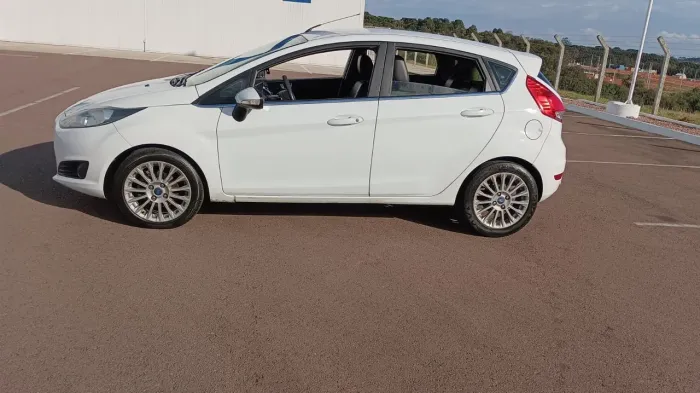 Ford Fiesta Titanium 1.6 16V Flex Mec. 2014