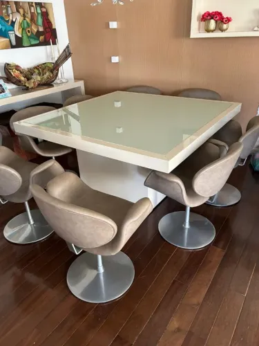 Mesa de Jantar Breton ? Quadrada 1,50 m, Tampo de Vidro, 8 Lugares
