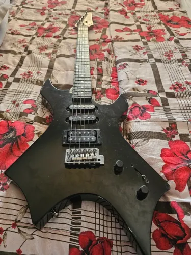 guitarra golden warlock