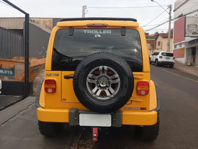 Troller T-4 4X4 3.0 TB Int. Cap. Rígida Diesel 2012