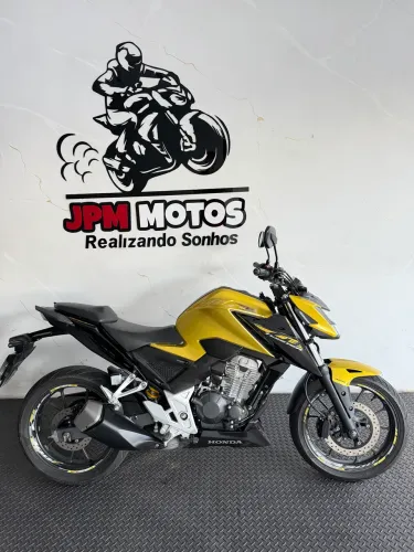 CB TWISTER 300 F 2023 KM: 6.000