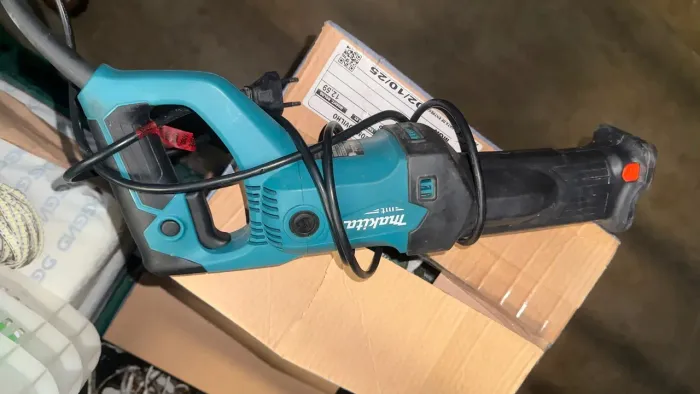 SERRA SABRE MAKITA MT M4501B 220V PROFISSIONAL - USADA