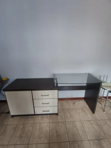 Escrivaninha com Armario e Gaveteira