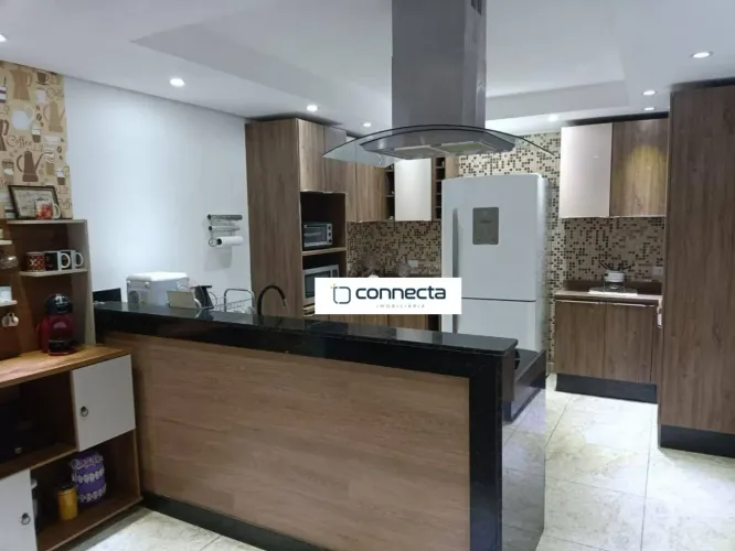 Sobrado à Venda em Guarulhos | 3 Dormitórios 2 Suítes | 228m² Construídos | Próximo Av. Br