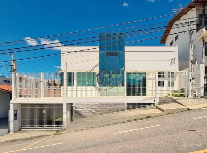 Prédio para locação no Santa Rosa.