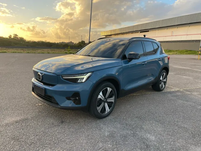 Volvo XC40 Recharge Plus (elétrico) 2023
