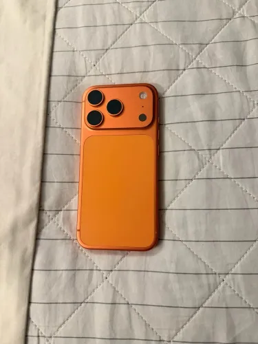 iPhone 17 pro 1TB laranja, semi novo(muito bem conservado)