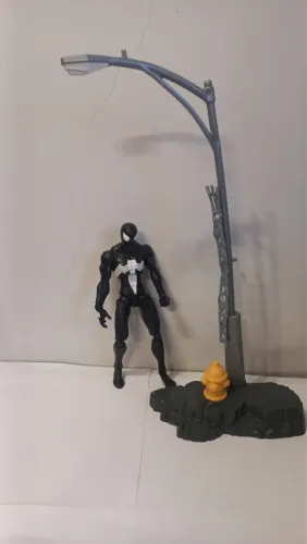 Spiderman Marvel Legends Unleashed com a roupa preta