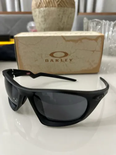 óculos de sol oakley modelo lateralis