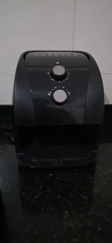 Airfryer Britânia 5,5 litros usada