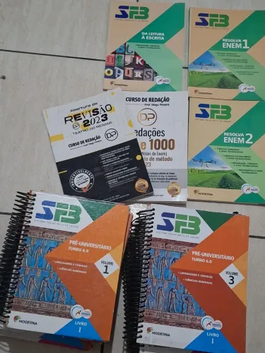 VENDO KIT COMPLETO PRÉ-VESTIBULAR FARIAS BRITOS e KIT DE REDAÇÃO ENEM