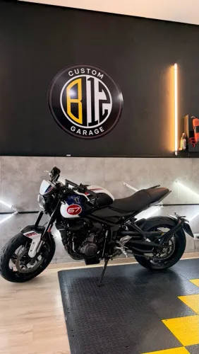 Triumph Trident 660 Triple Tribute 2025