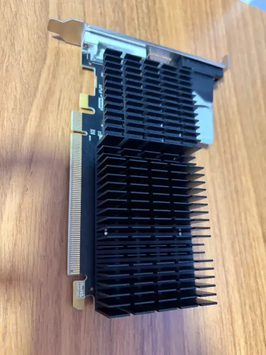 Placa de vídeo Radeon R5 220