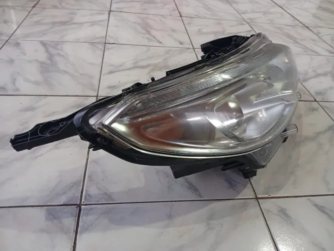 Farol do Peugeot 2008 Alurre Pack 2022 lado direito