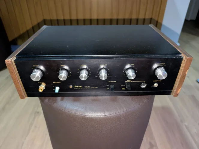 Amplificador Integrado Sansui AU-101