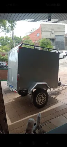 Carretinha fechada