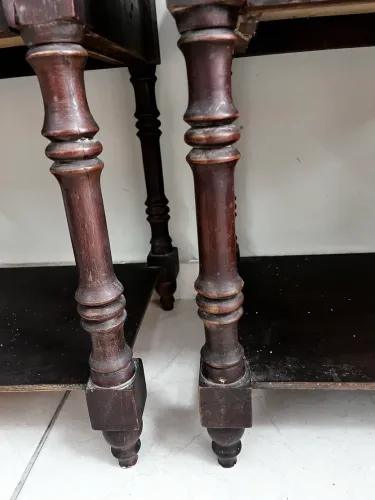 Par de mesinhas cabeceira/criado mudo antigo