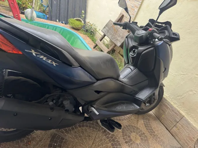Xmax 250 abs muito nova