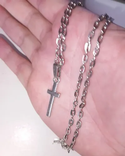 Crucifixo Minimalista Estilo Espada. NOVO. Aço com banho de ródio. 60 cm e 4 mm.