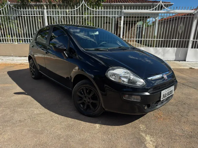 Fiat Punto Attractive 1.4 Fire Flex 8V 5P 2013