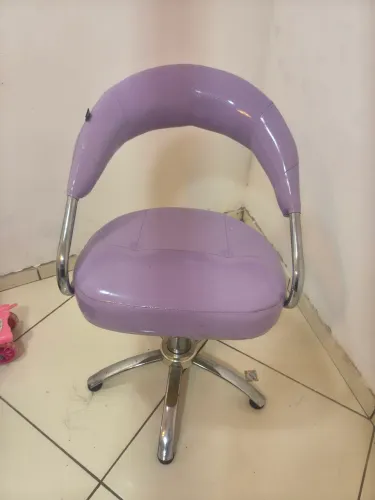 Vendo cadeira de cabeleireiro e lavatório (usado)
