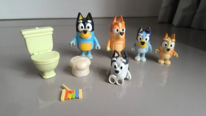 Família Bluey com acessórios