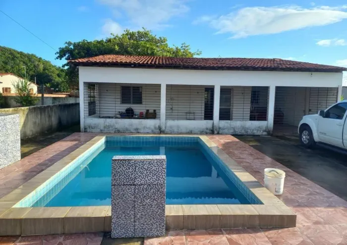 Casa à Venda em Praia Azul