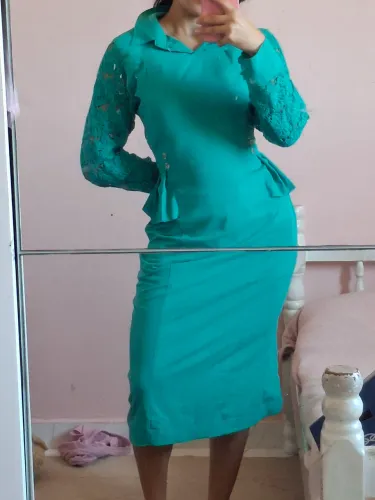 vestido midi verde com manga de renda m