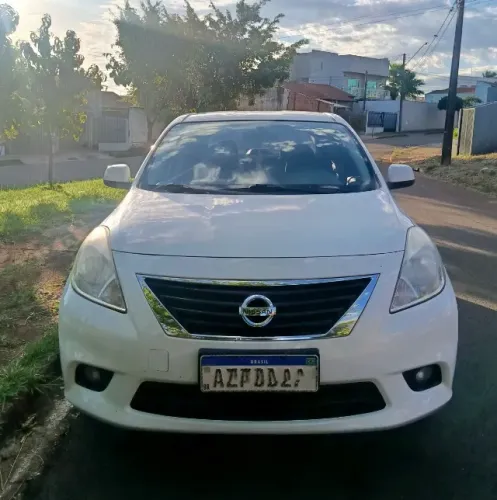 Nissan Versa SL 1.6 16V Flex Fuel 4P Mec. 2014