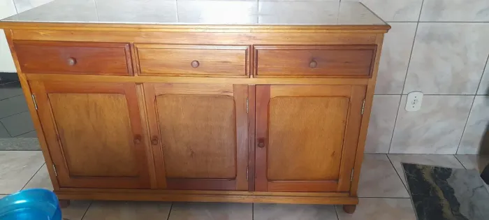 Vendo buffet em madeira maciça 