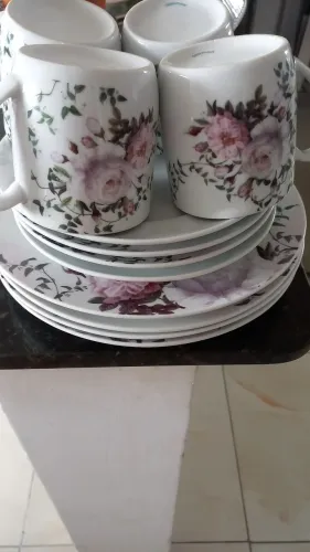Vendo esse conjunto de pratos