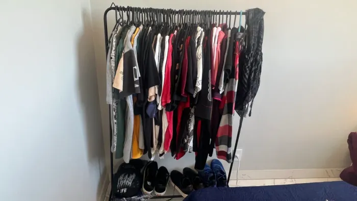 Arara com suporte para têni