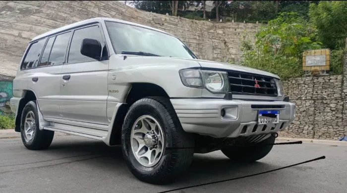 Mitsubishi Pajero GLS 3.5 V6 4P Aut. 2001