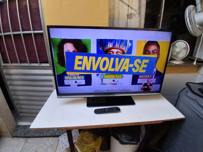 Vendo tv aoc 39 polegadas led em ótimo estado
