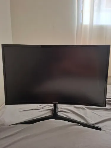 Monitor Curvo Samsung, 144hz, Sem cabo, Tela Quebrada