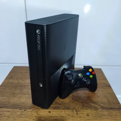 Xbox 360 Super Slim - Controle Original - Desbloqueado