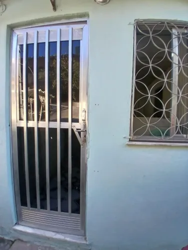 Casa ao lado da clínica da família Senhor do Bonfim