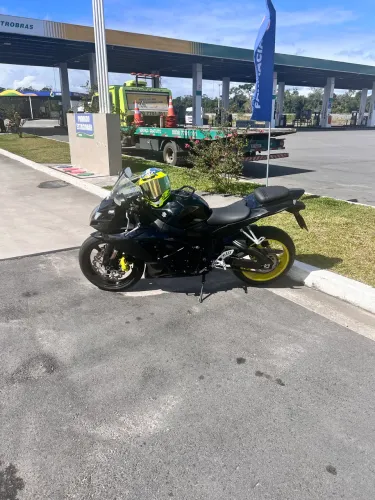 Vende-se Suzuki Srad 750cc