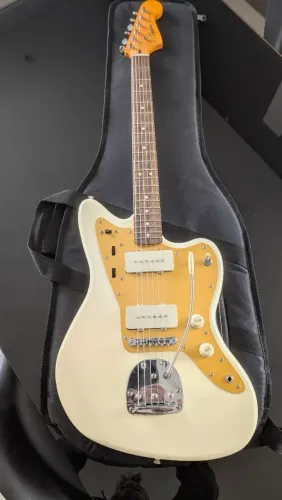 Guitarra Squier J Mascis Jazzmaster