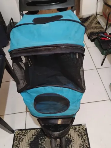 Carrinho De Passeio Pet Para Cães E Gatos com Porta Copo e Ventilação.