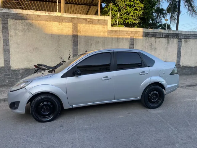 Ford Fiesta Sedan 1.0 8V Flex 4P 2014